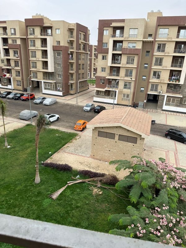 شقه للايجار مكيفه بالكامل كومباوند دار مصر القرنفل
