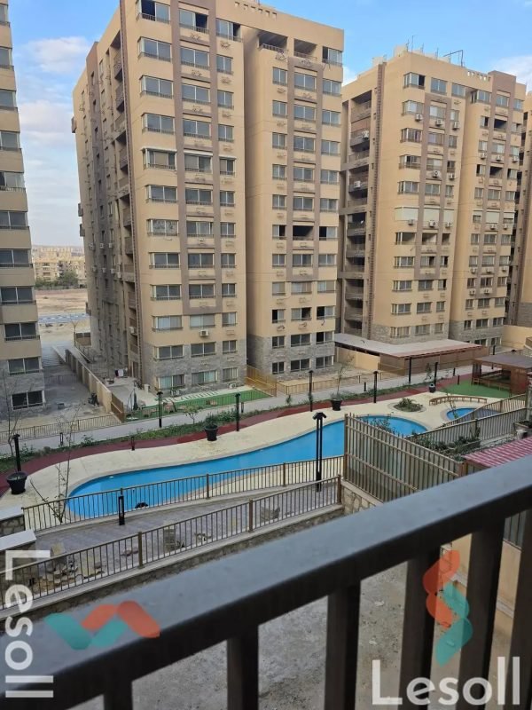 شقه للبيع في كمبوند تيجان2 زهراء المعادي فيو مباشر علي اللاند سكيب