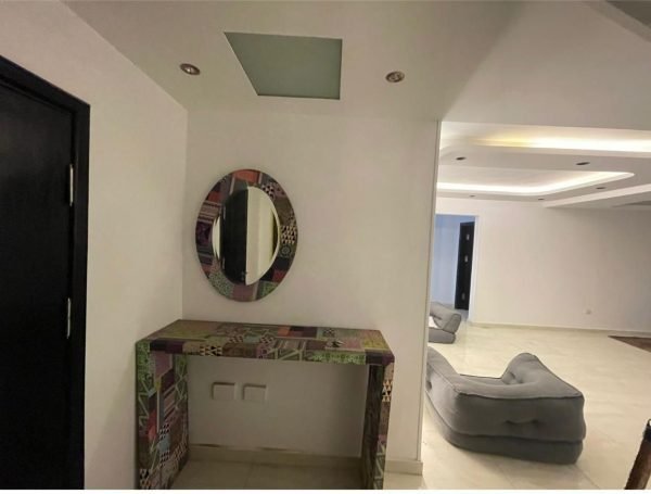 استديو للايجار مفروش فرش فندقي  الهضبه الوسطي بجوار  كليه صيدله  موقع وسعر ممتاز جدا