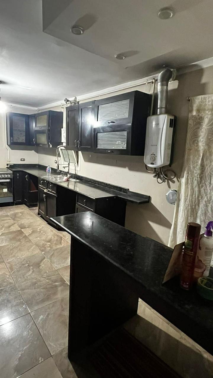 شقه للايجار  المفروش في كمبوند البارون سيتي  علي دائري المعادي