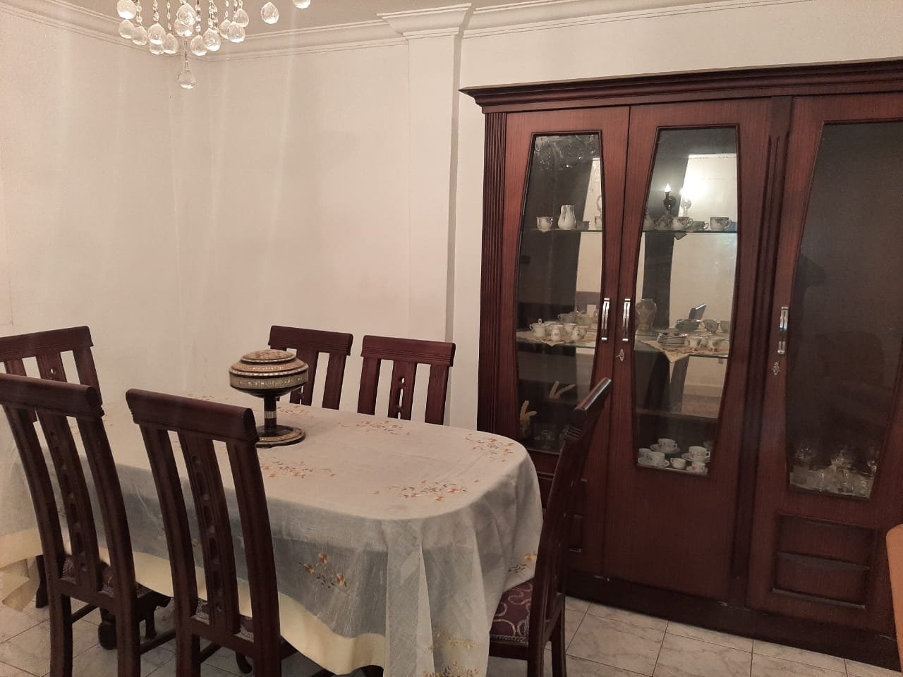 شقه للايجار المفروش في  زهراء المعادي  بجوار  مبني  فودافون