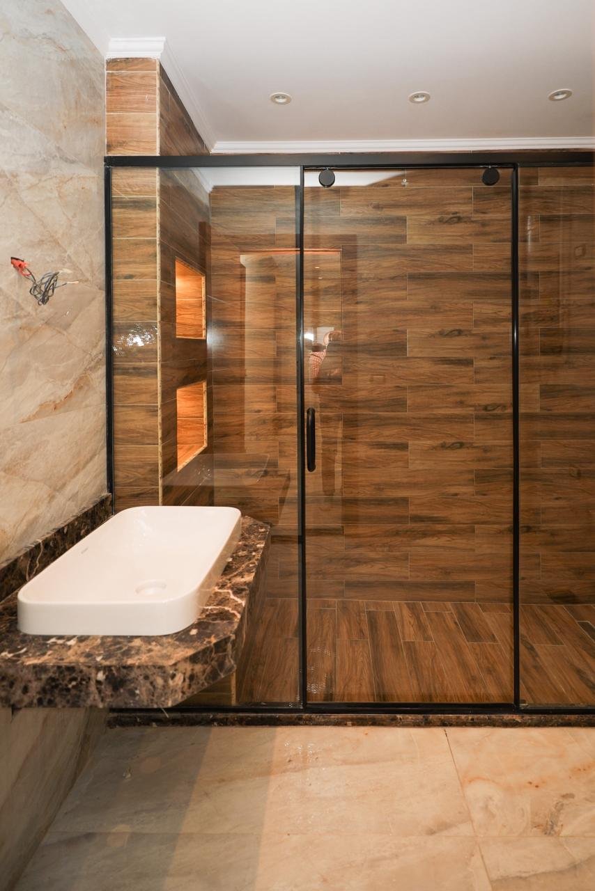 شقه للبيع في ابراج الندي علي الاتوستراد  فيو امامي علي الواجهه