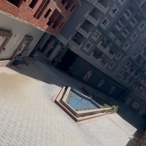 شقه للبيع في كمبوند معادي ديونز  زهراء المعادي   فيو متميز جدا  علي النافوره