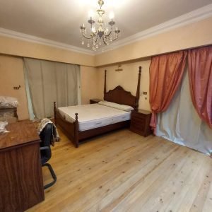 شقه للايجار في  زهراء المعادي في  المعراج العلوي بجوار  جميع الخدمات  مكيفه