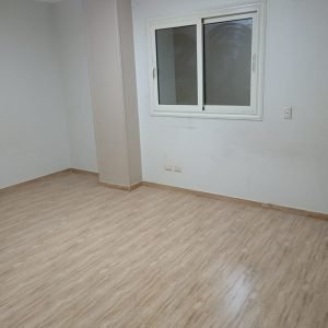 شقه للايجار  في  زهراء المعادي الشطر  العاشر  امام  كارفور  مباشر