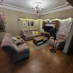 شقه للإيجار مفروش  في زهراء المعادي  بجوار مرور المعادي تشطيب متميز