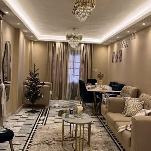 شقه للبيع في عباد الرحمن 1 بجوار نادي الصيد فيو امامي واجهه