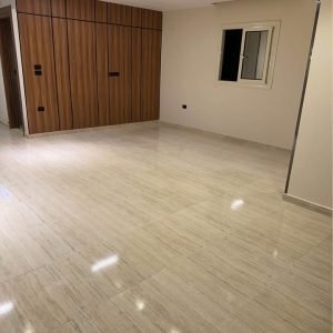 شقه للبيع في زهراء المعادي المتفرع من الخمسين فيو امامي  علي  الشارع