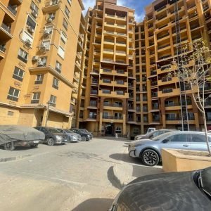 شقه للايجار في المعادي جاردنز علي دائري المعادي بجوار نادي الصيد