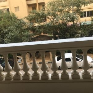 شقه للبيع في زهراء المعادي فيو امامي واجهه بحري بجوار المرور